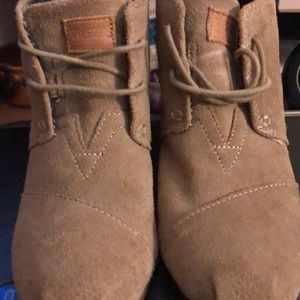 Toms dessert booties